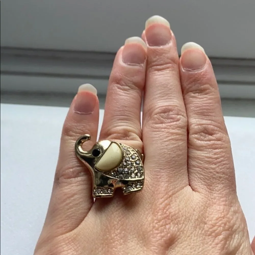 🍭6/$30 Elephant rhinestone stretch ring